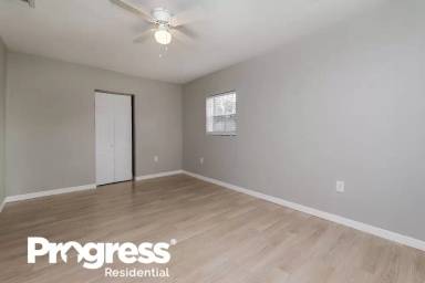 Main picture of 512 E Lime St