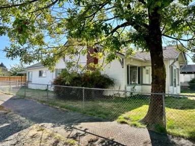 Main picture of 2640 Sumner Ave