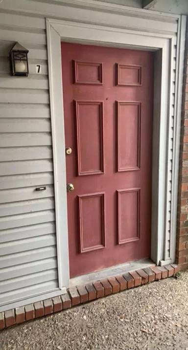 Main picture of 2500 S 56th St