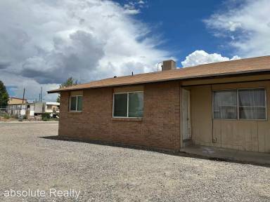 Main picture of 927 W Main St