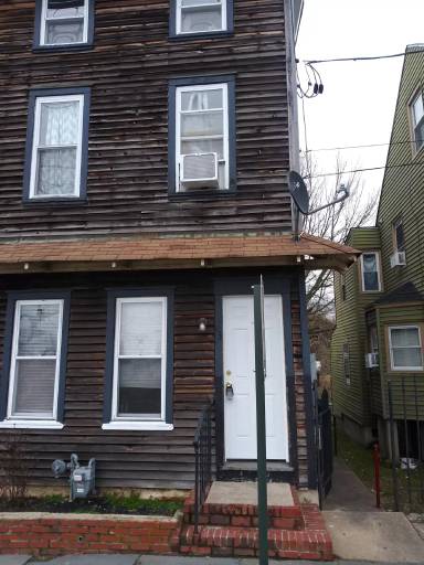 Main picture of 13 Madison Ave