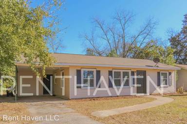 Main picture of 106 Smith Pl