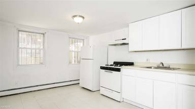 Main picture of 230 Spencer St