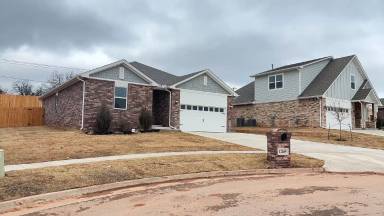 Main picture of 12405 Armstrong Dr