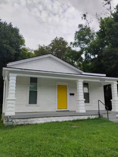 Main picture of 2615 Greenwood Ave