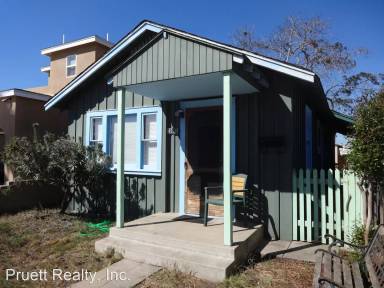 Main picture of 4954 Narragansett Ave