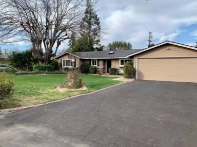 Main picture of 454 W Twain Ave