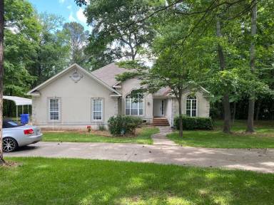 Main picture of 471 Sugarcreek Dr