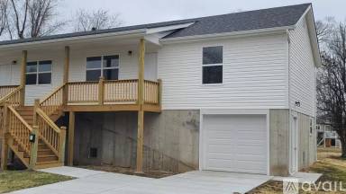 Main picture of 504 S 3rd St