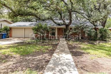 Main picture of 5615 Charlie Chan Dr