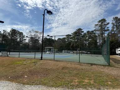 Main picture of 44 Tennis Ct