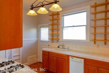 Main picture of 400 Avon St