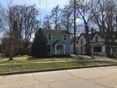 Main picture of 703 Village St