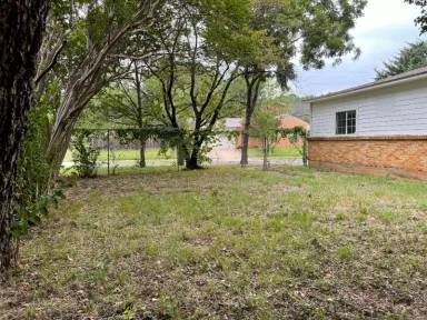 Main picture of 102 E Ireland Dr