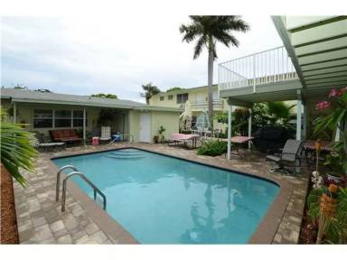 Main picture of 1015 NE 9th Ave