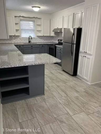 Main picture of 167 Central Dr