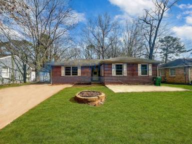 Main picture of 1927 Boulderview Dr SE