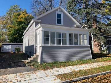 Main picture of 8 Sand St