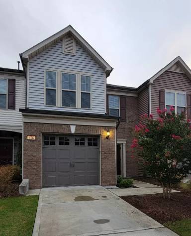 Main picture of 606 Denhoff Dr