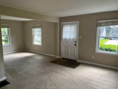 Main picture of 1789 Gerrard Ave