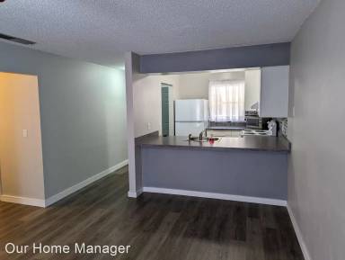 Main picture of Deland Oaks Condominiums