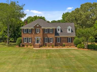 Main picture of 6135 Highview Rd