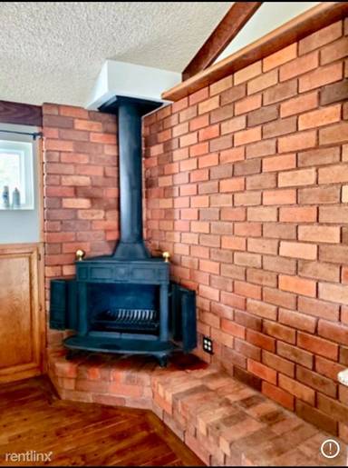 Main picture of 15932 Gault St