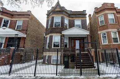 Main picture of 4135 W Cermak Rd