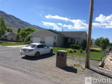 Main picture of 1884 Shepard Ln