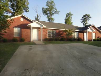 Main picture of 687 Yeager Ln