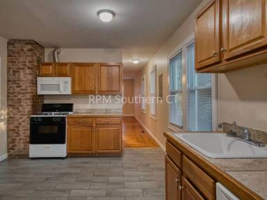 Main picture of 37 Lander St
