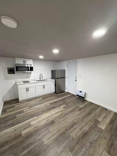 Main picture of 2010 16th St NE