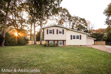Main picture of 2521 31st Street Dr NE