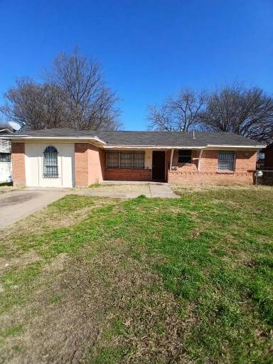 Main picture of 7824 Larchridge Dr