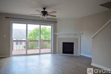 Main picture of 5432 N Hickory St