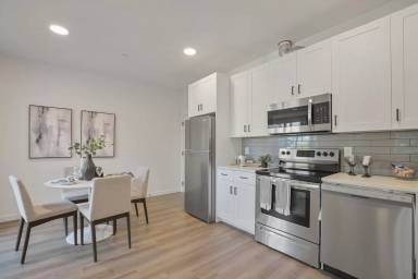Main picture of 5881 N Montana Ave