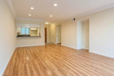 Main picture of 700 Palm Dr