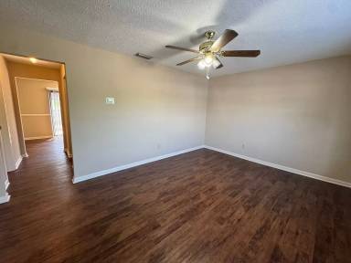 Main picture of 176 Kitty Hawk Sq