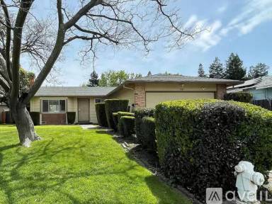 Main picture of 1385 Meadowlark Dr