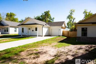 Main picture of 2132 NE 14th St
