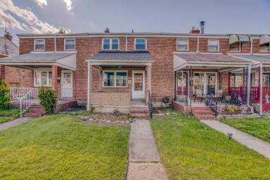 Main picture of 1945 Wareham Rd