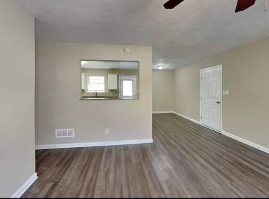 Main picture of 2887 Rockcliff Rd SE