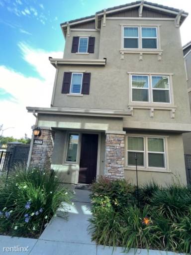 Main picture of 2826 Stringham Way