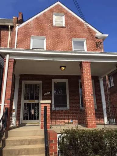 Main picture of 4918 1st St NW