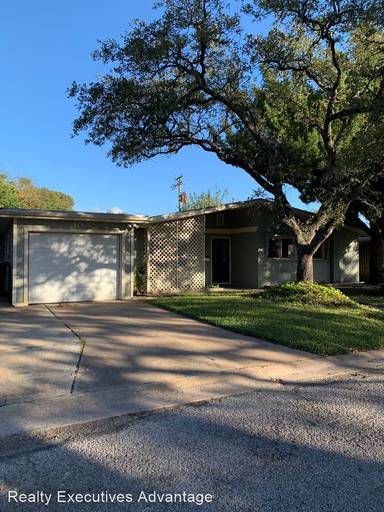 Main picture of 10 Maple Ln
