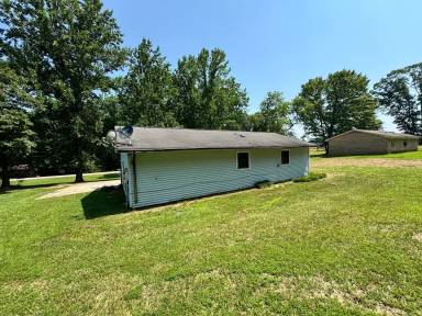 Main picture of 6005 Leo Dr