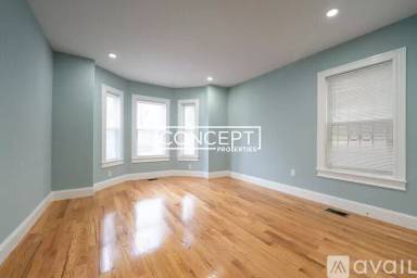 Main picture of 372 Oxford St