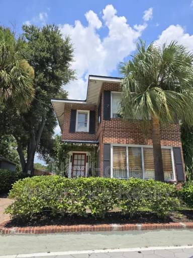 Main picture of 2561 Dellwood Ave