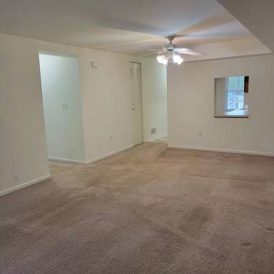 Main picture of 876 Salisbury Ct