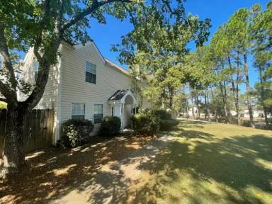Main picture of 831 Harbor Bend Dr